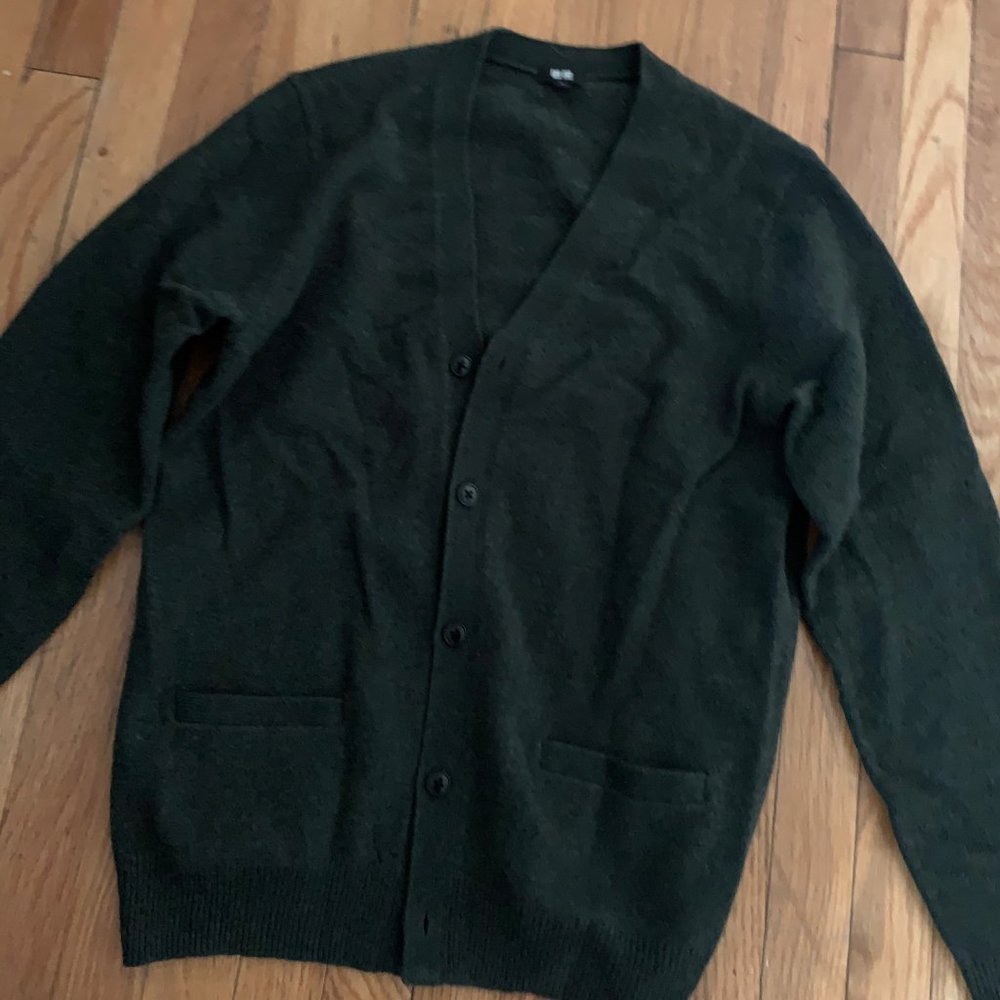 Uniqlo Med Premium Lambswool Cardigan Moss